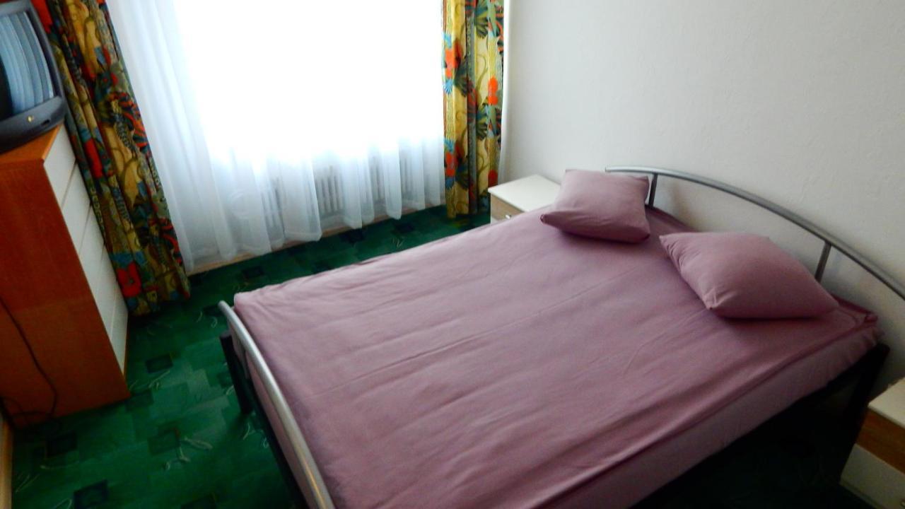 布林西斯汽车旅馆 Iecava 外观 照片